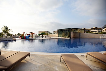 royalton riviera cancun an autograph collection all inclusive resort and casino
