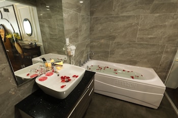 royal van phu hotel