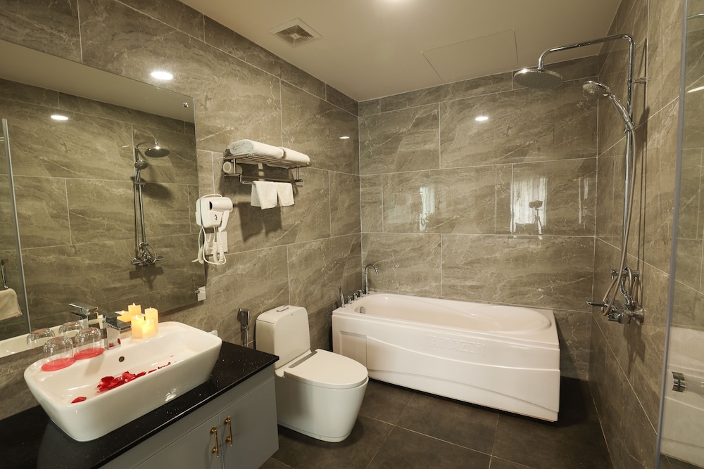 royal van phu hotel