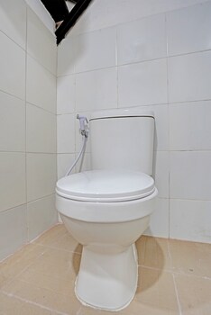 super oyo 91618 hotel nawangwulan