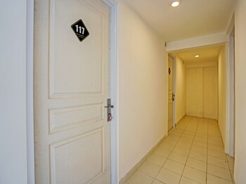 super oyo 91618 hotel nawangwulan