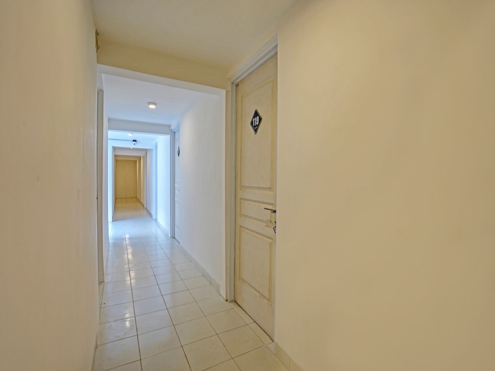 super oyo 91618 hotel nawangwulan