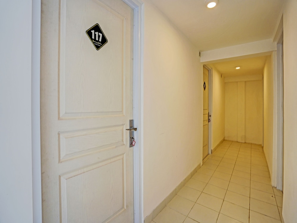 super oyo 91618 hotel nawangwulan