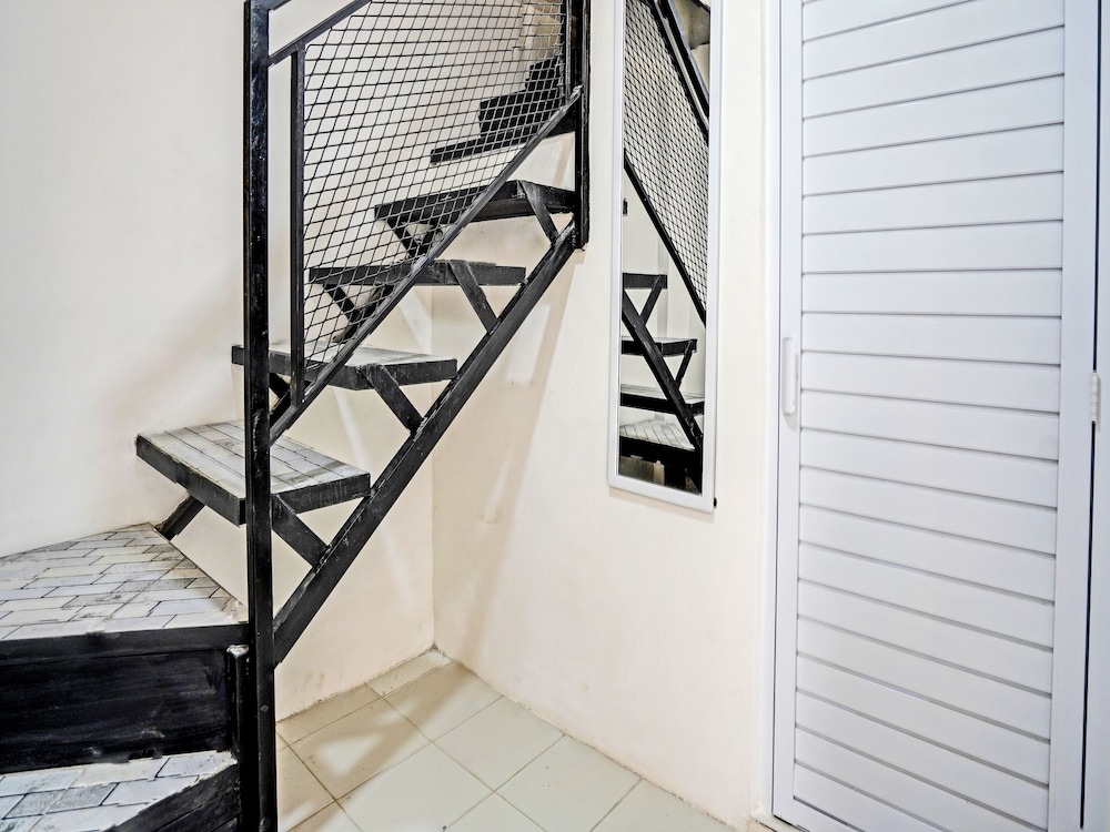 super oyo 91618 hotel nawangwulan