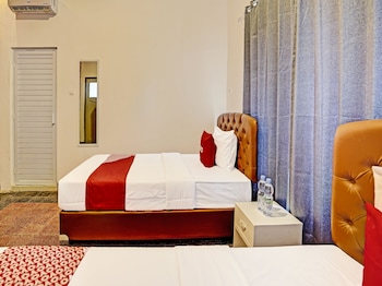 super oyo 91618 hotel nawangwulan