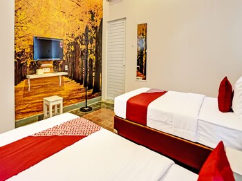 super oyo 91618 hotel nawangwulan