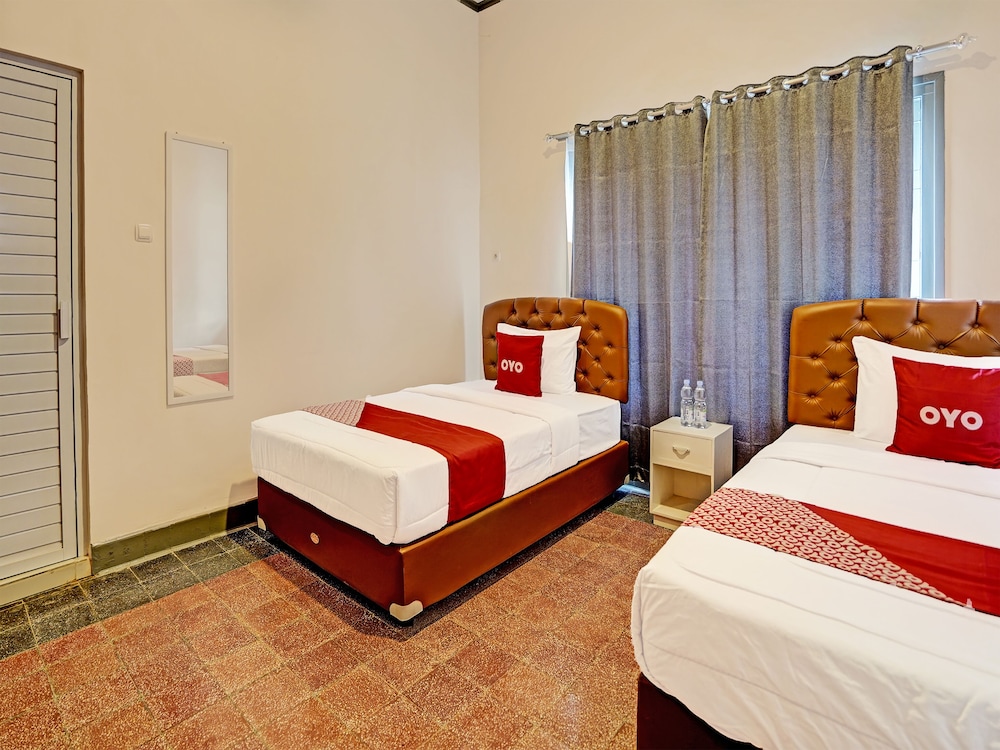 super oyo 91618 hotel nawangwulan