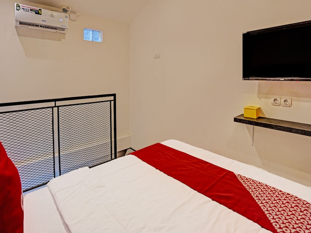 super oyo 91618 hotel nawangwulan
