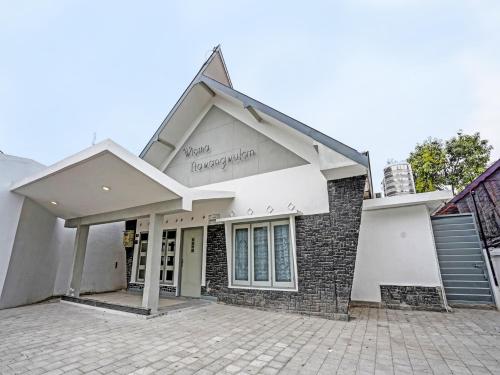 super oyo 91618 hotel nawangwulan