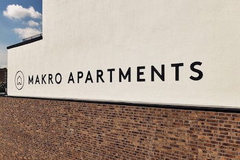 makro apartments