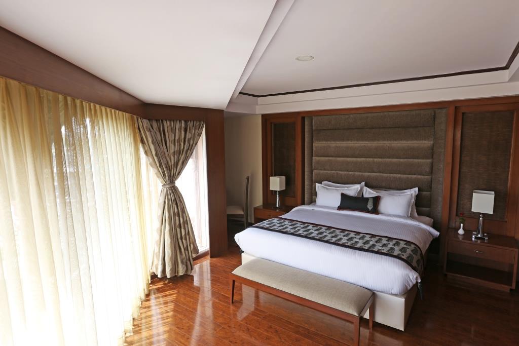Golden Tulip Jaipur,C-Scheme,5 star
