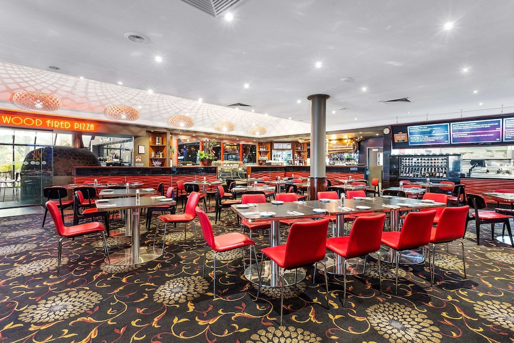 quality hotel taylors lakes