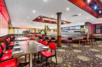 quality hotel taylors lakes