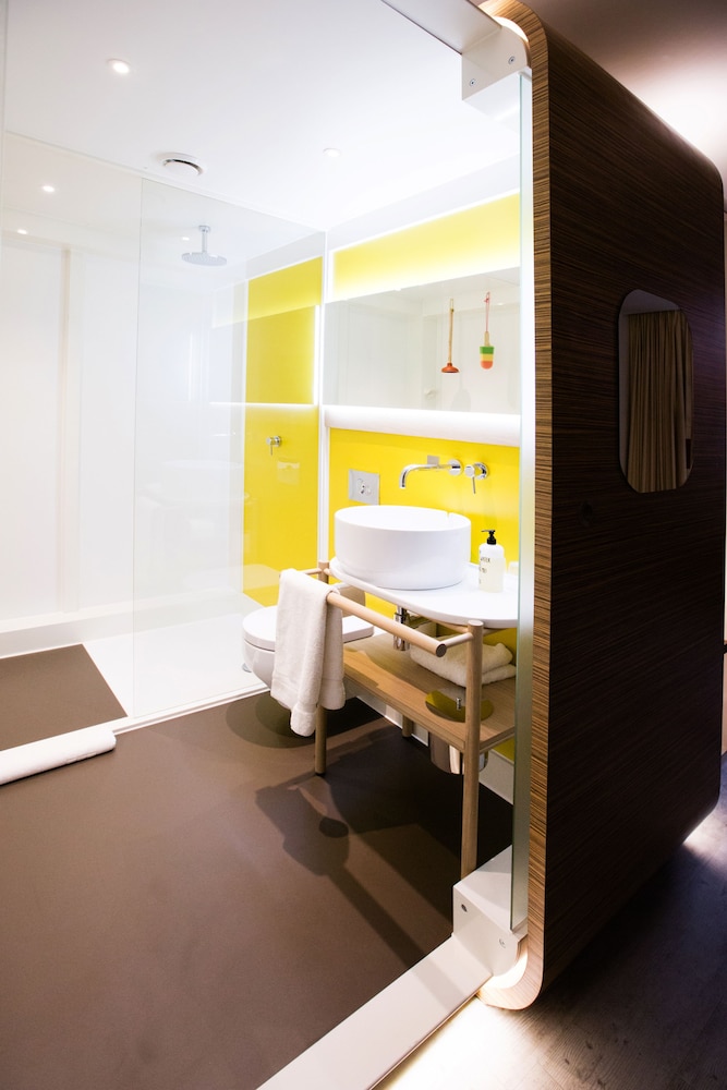 the corner london city