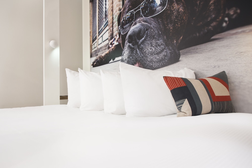 the corner london city