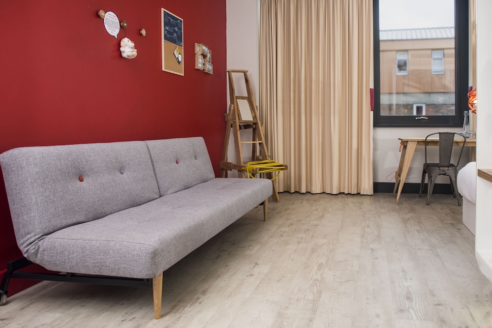 the corner london city