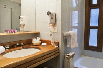 pailahue lodge and cabanas