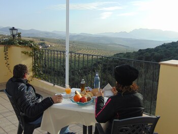 hotel sierra de araceli