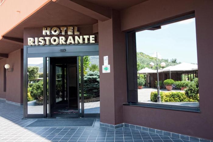 sunny palace hotel restaurant