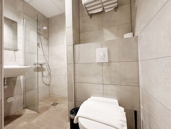 hotelux amsterdam airport hotel