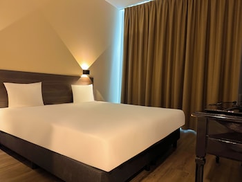 hotelux amsterdam airport hotel