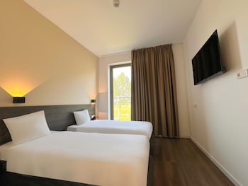hotelux amsterdam airport hotel