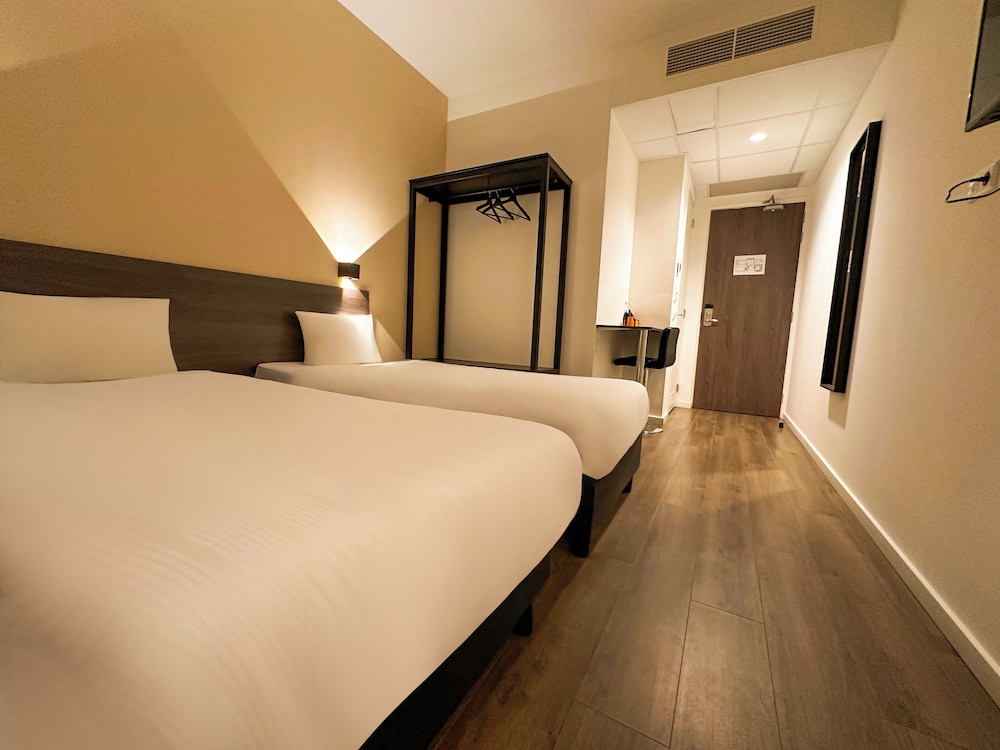 hotelux amsterdam airport hotel