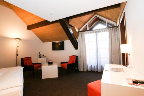 Ochsen Lenzburg,Zurich>>Lenzburg,3 star