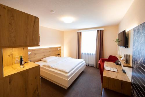 Ochsen Lenzburg,Zurich>>Lenzburg,3 star