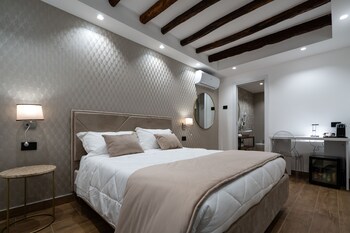 sofi center rooms