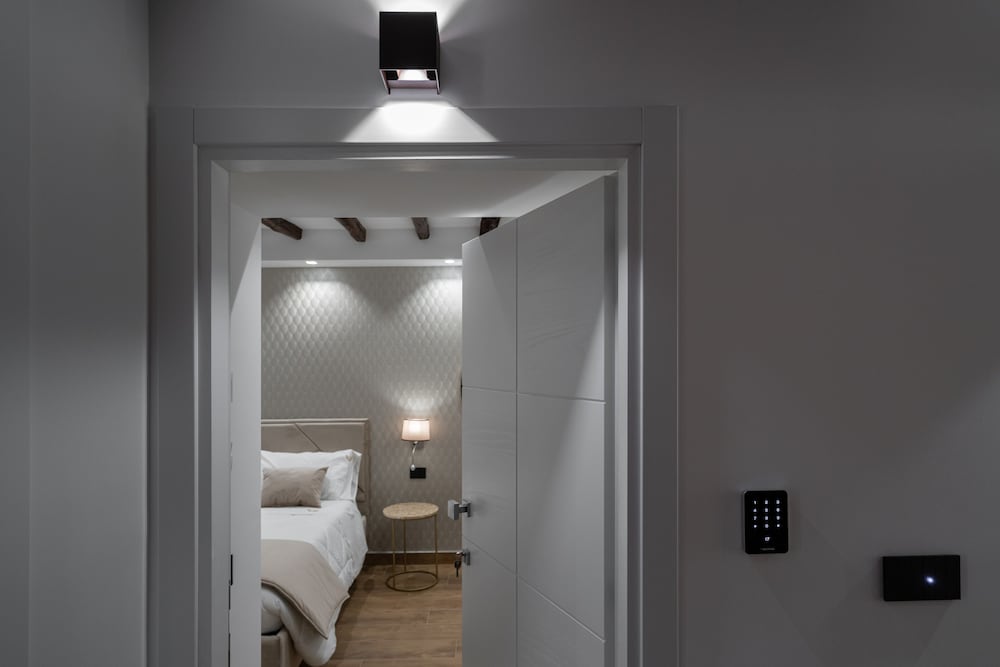 sofi center rooms