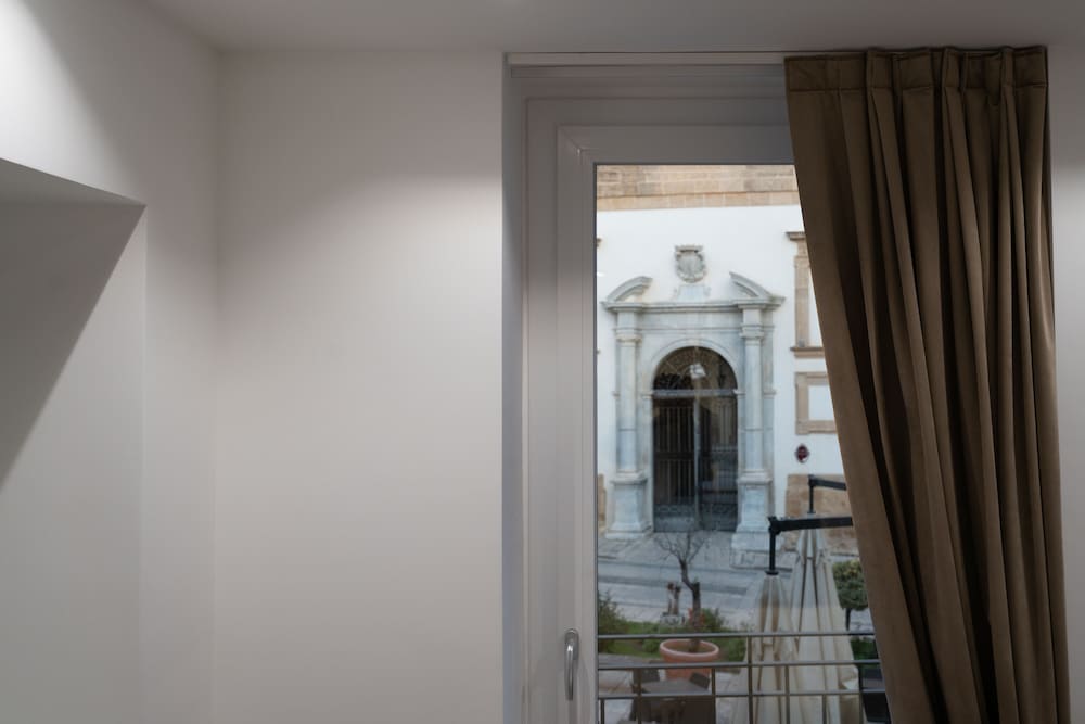 sofi center rooms