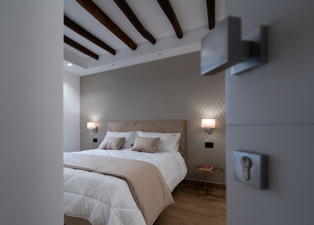 sofi center rooms
