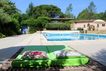 Les Secrets Du Defends,Forcalqueiret>>Brignoles,1 star