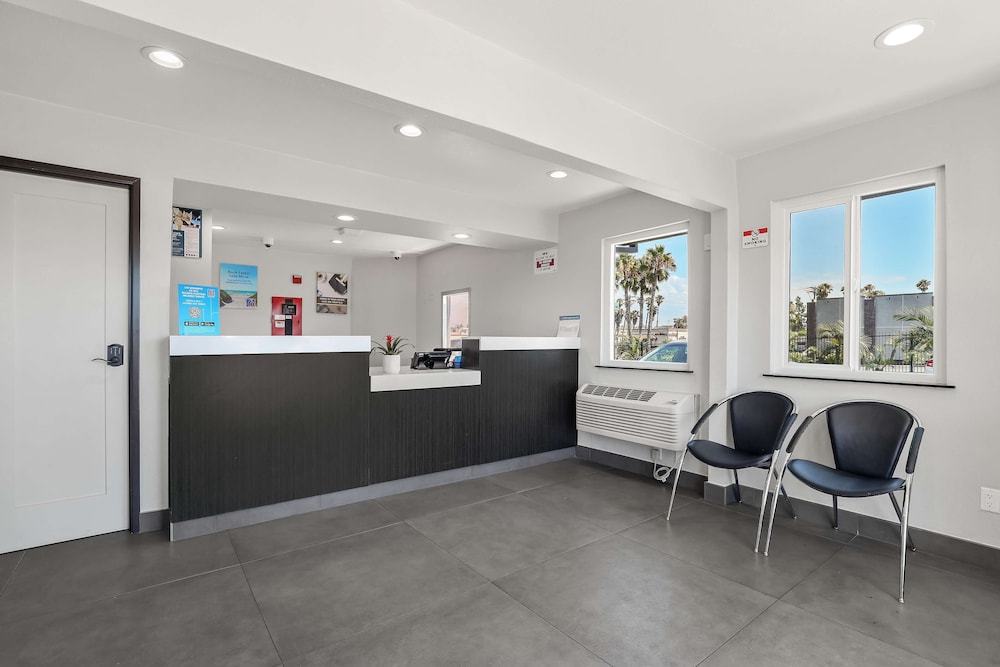 studio 6 suites escondido ca