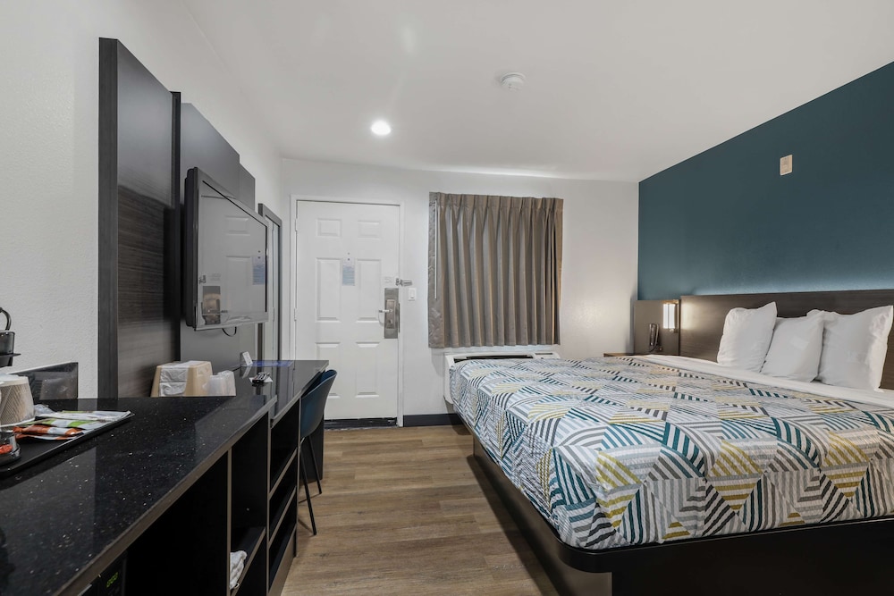 studio 6 suites escondido ca