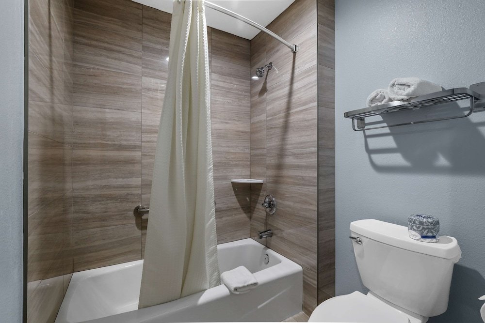 studio 6 suites escondido ca
