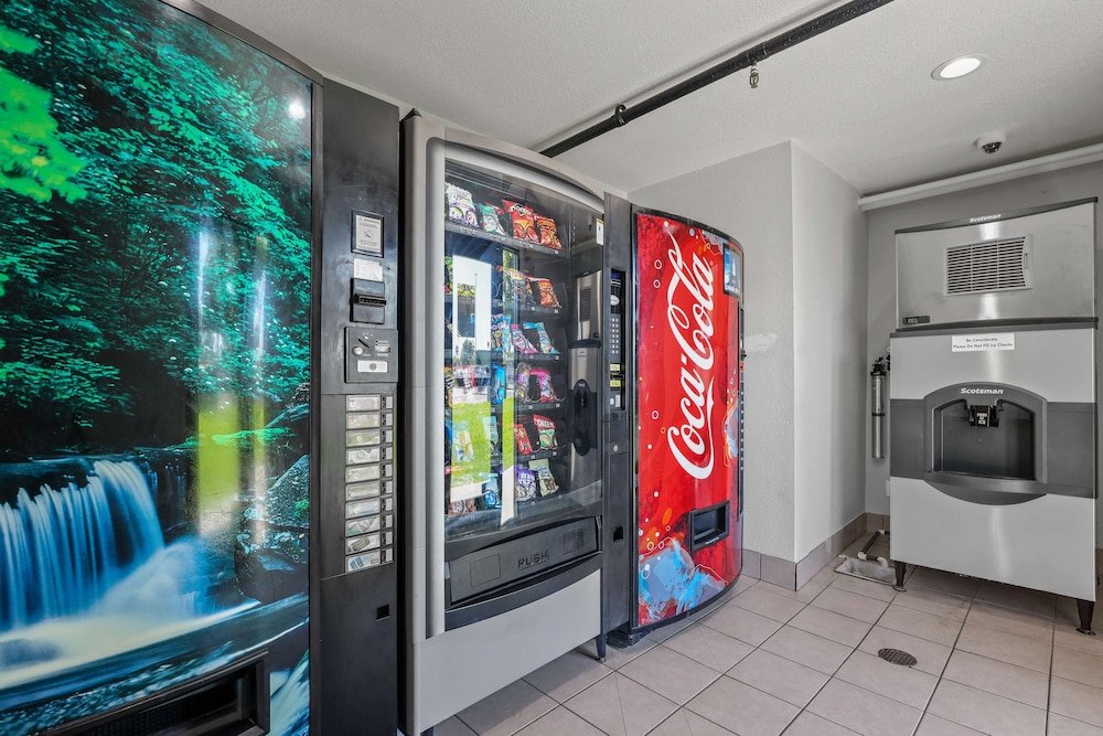 studio 6 suites escondido ca