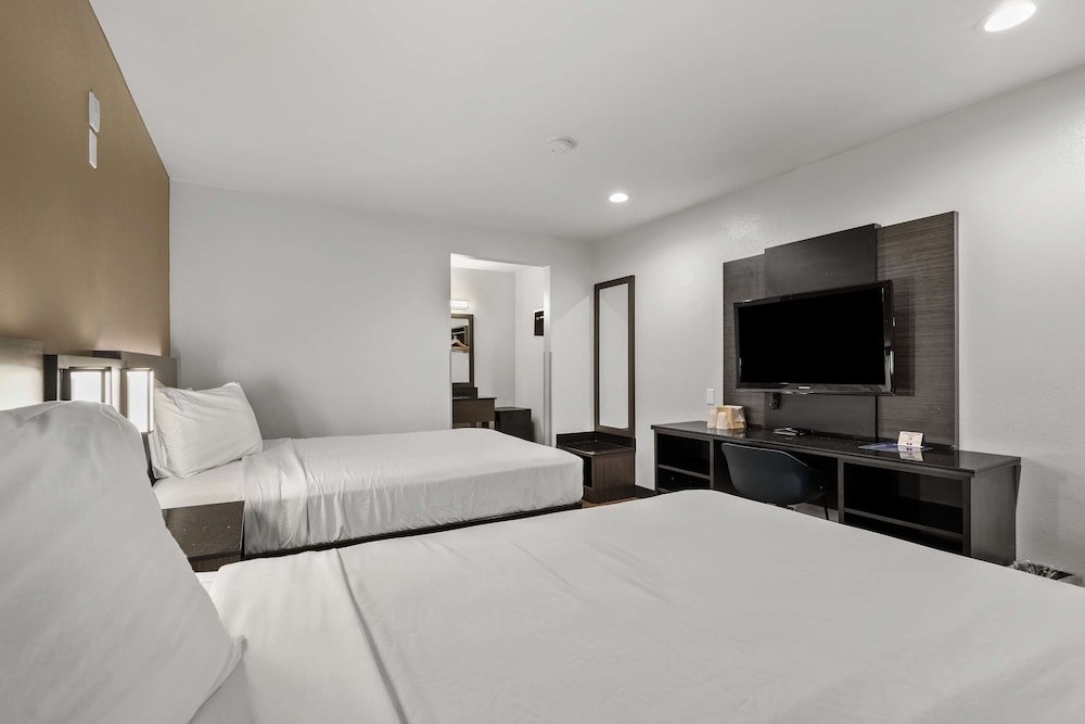 studio 6 suites escondido ca