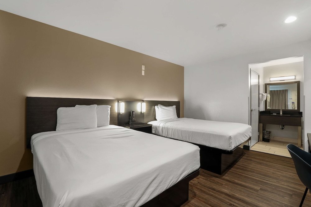 studio 6 suites escondido ca