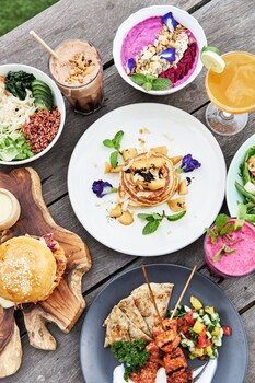 mangroove bay boutique hostel