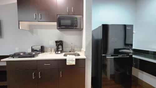 studio 6 webster tx houston nasa lake