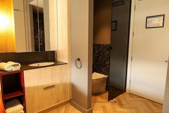 modern studios in dun laoghaire sk