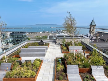 modern studios in dun laoghaire sk