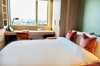 modern studios in dun laoghaire sk
