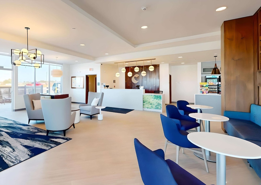 comfort inn and suites us 60