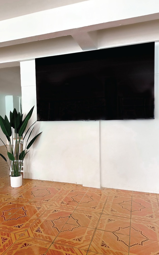 montana hotel and hostel phuket