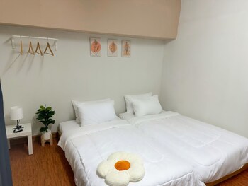 montana hotel and hostel phuket
