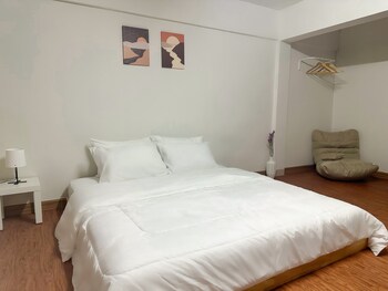 montana hotel and hostel phuket