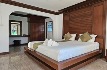 lanta nice beach resort